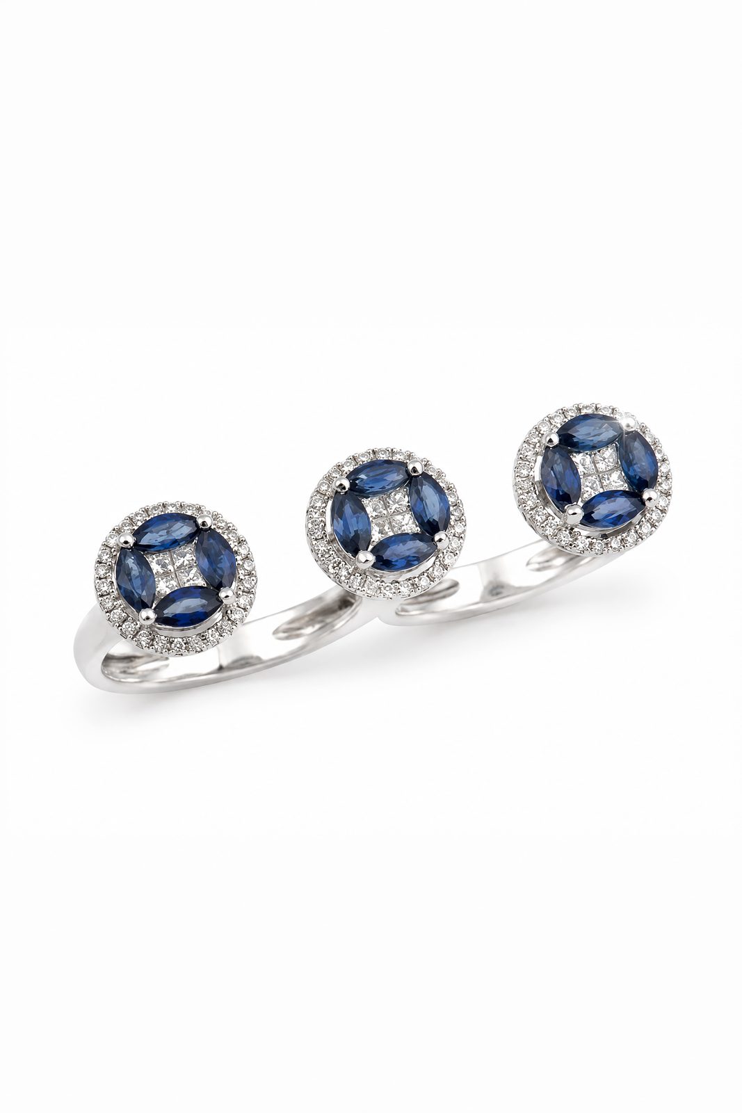 Anillo Triple Halo Zafiro y Brillantes en Oro Blanco