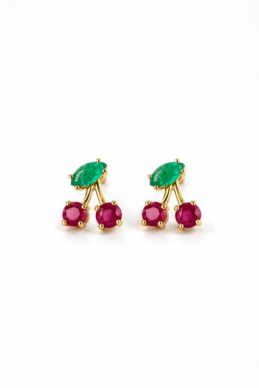 Aretes Cereza en Oro Amarillo