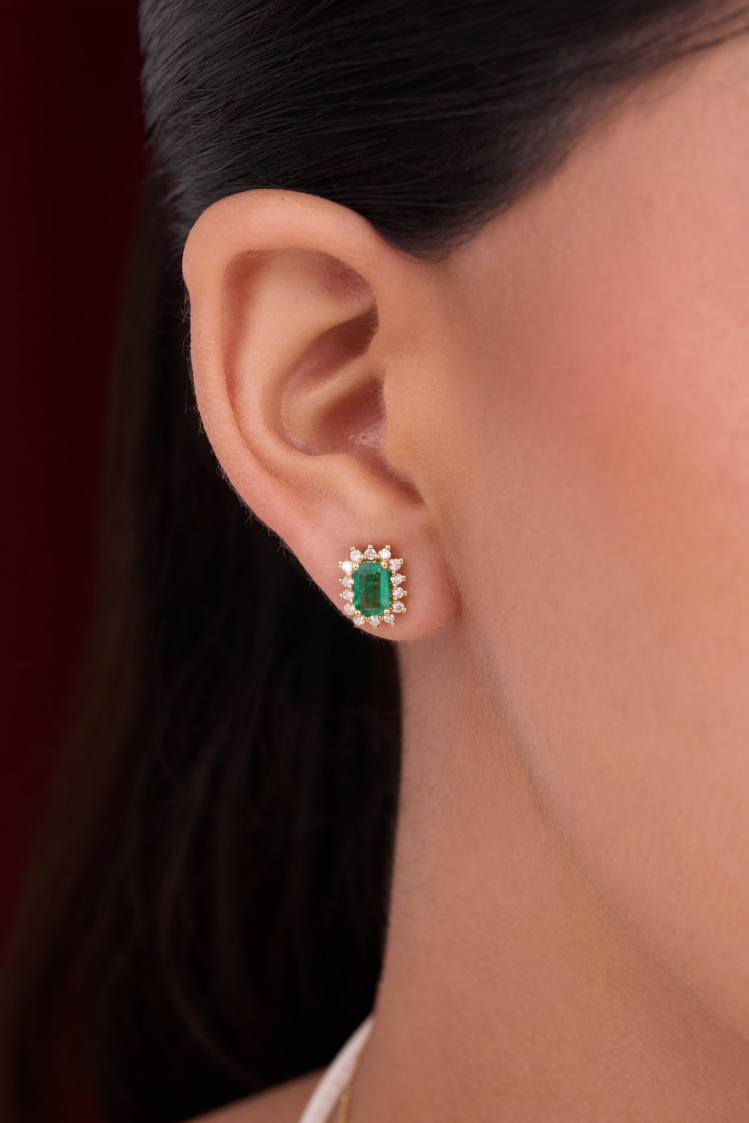 Aretes con Esmeralda en Corte Esmeralda y Diamantes