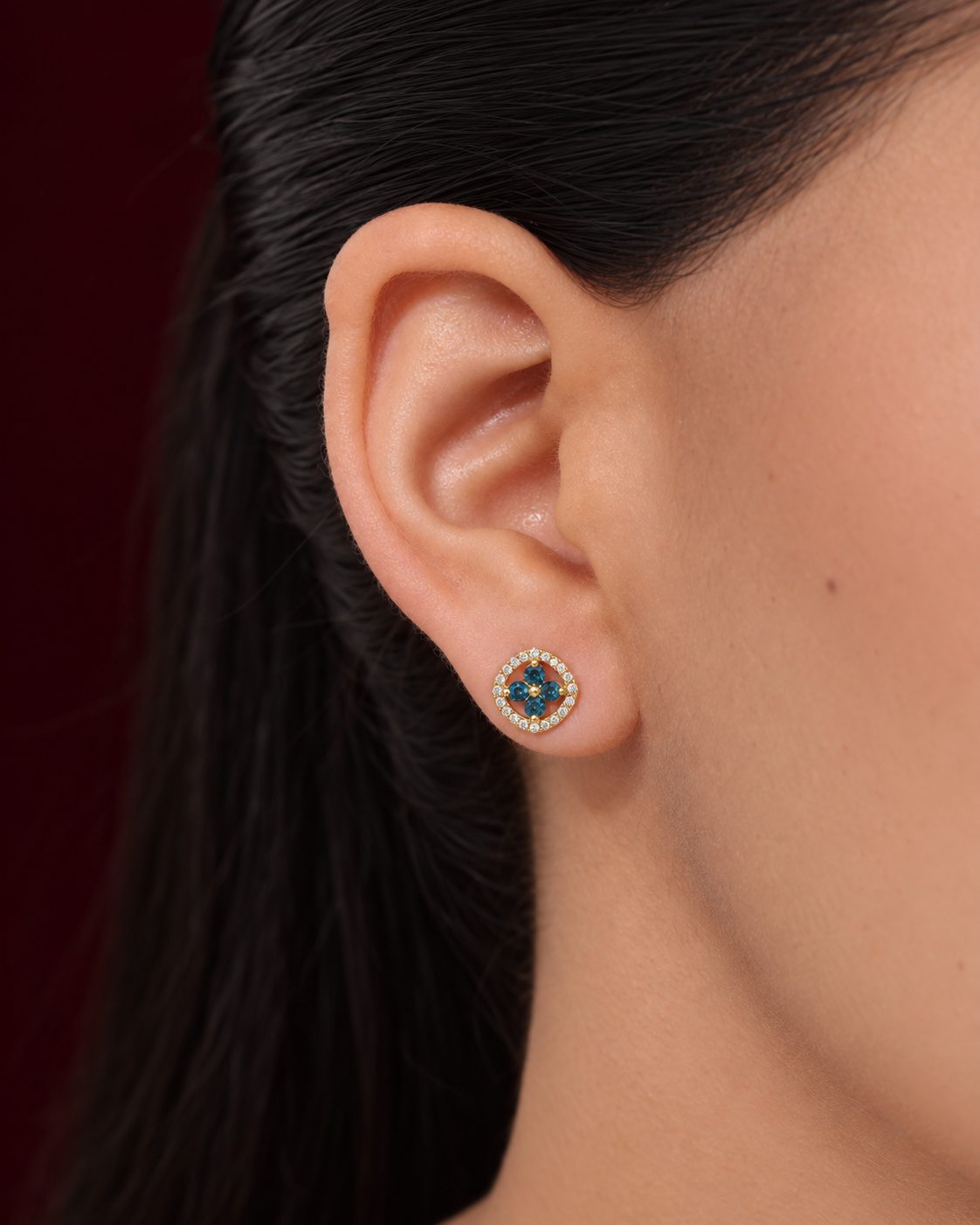 Aretes Diseño de Flor Cuadrada de 4 Pétalos